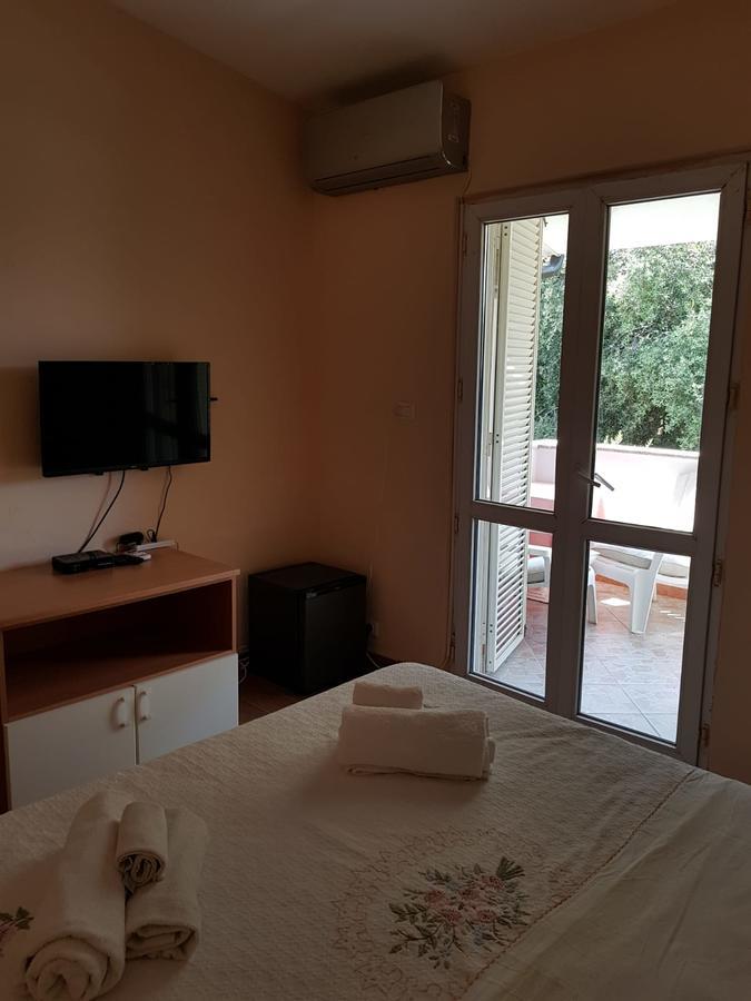 Bed And Breakfast Da Gigi E Antonella Porto Rotondo Exterior foto